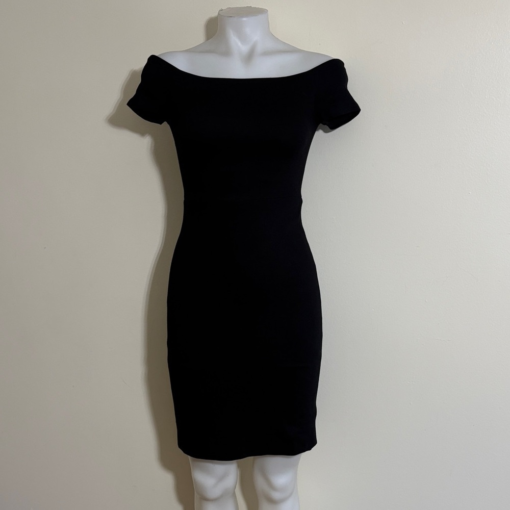 Alice + Olivia Black Off-The-Shoulder Sheath Dress – Size 0